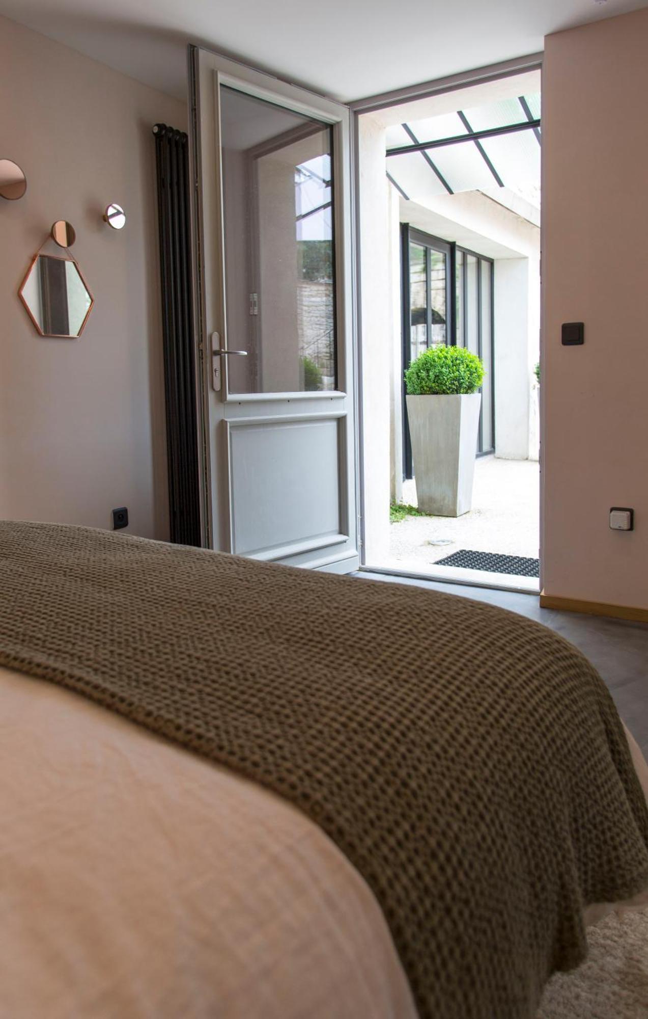 Le Presbytere De Thiverval Екстер'єр фото
